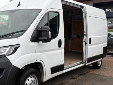 SPOTICAR Peugeot Boxer 2.2 Bluehdi 335 Professional Premium + L3 H2 Euro Used Car - Commercial Vehicle Diesel White - Perth - 1200547826_5