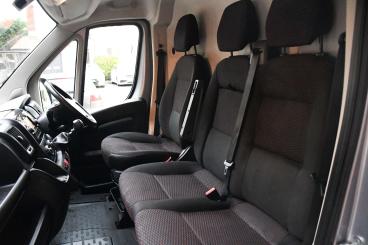 SPOTICAR Peugeot Boxer 2.2 Bluehdi 330 Professional L1 H1 Euro 6 (s/s) 5d Used Car - Commercial Vehicle Diesel Grey - Hinckley - 1200555657_4