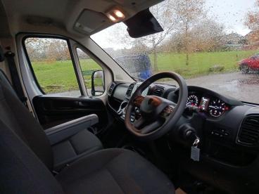 SPOTICAR Peugeot Boxer 2.2 Bluehdi 335 Professional Manual L2 H2 Euro 6 ( Used Car - Commercial Vehicle Diesel Grey - Aylesbury - 1200560348_5