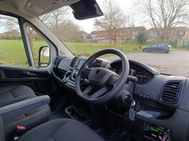 SPOTICAR Peugeot Boxer 2.2 Bluehdi 335 Professional Manual L3 H3 Euro 6 ( Used Car - Commercial Vehicle Diesel Grey - Aylesbury - 1200560349_5