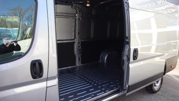 SPOTICAR Peugeot Boxer 2.2 Bluehdi 435 Professional Manual L4 H2 Euro 6 ( Used Car - Commercial Vehicle Diesel Grey - St. Austell - 1200560494_4