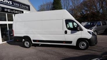 SPOTICAR Peugeot Boxer 2.2 Bluehdi 435 Professional Manual L4 H3 Euro 6 ( Used Car - Commercial Vehicle Diesel White - St. Austell - 1200560495_3