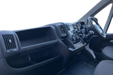 SPOTICAR Peugeot Boxer 2.2 Bluehdi 435 Professional L4 H3 Euro 6 (s/s) 5d Used Car - Commercial Vehicle Diesel White - Basildon - 1200564025_2