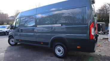 SPOTICAR Peugeot Boxer 2.2 Bluehdi 435 Professional Manual L4 H2 Euro 6 ( Used Car - Commercial Vehicle Diesel Grey - St. Austell - 1200564564_3