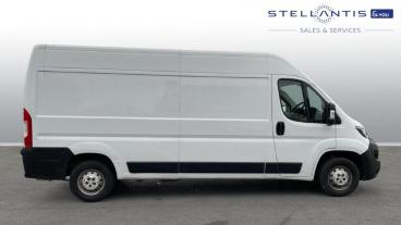 SPOTICAR Peugeot Boxer 2.2 Bluehdi 335 Professional Premium + L3 H2 Euro Used Car - Commercial Vehicle Diesel White - Preston - 1200573442_2