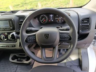 SPOTICAR Peugeot Boxer 2.2 Bluehdi 335 Professional Eat8 L3 H2 Euro 6 (s/ Used Car - Commercial Vehicle Diesel White - Aylesbury - 1200573906_3