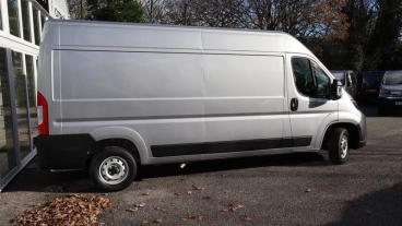 SPOTICAR Peugeot Boxer 2.2 Bluehdi 335 Professional Manual L3 H2 Euro 6 ( Used Car - Commercial Vehicle Diesel Silver - St. Austell - 1200580360_2