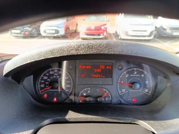 SPOTICAR Peugeot Boxer 2.2 Bluehdi 335 Professional L3 H2 Euro 6 (s/s) 5d Used Car - Commercial Vehicle Diesel White - Aylesbury - 1200590223_2
