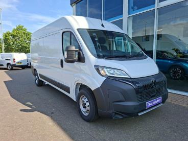 SPOTICAR Peugeot Boxer 2.2 Bluehdi 335 Professional L3 H2 Euro 6 (s/s) 5d Used Car - Commercial Vehicle Diesel  - Boston - 1200594477_1