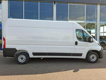 SPOTICAR Peugeot Boxer 2.2 Bluehdi 335 Professional L3 H2 Euro 6 (s/s) 5d Used Car - Commercial Vehicle Diesel  - Boston - 1200594477_2