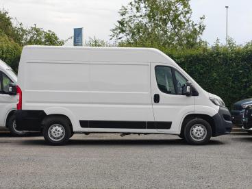 SPOTICAR Peugeot Boxer 2.2 Bluehdi 335 Professional L2 H2 Euro 6 (s/s) 5d Used Car - Commercial Vehicle Diesel White - Worcester - 1200595601_5
