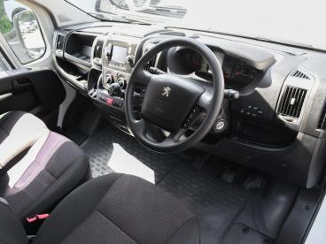 SPOTICAR Peugeot Boxer 2.2 Bluehdi 335 Asphalt L2 H2 Euro 6 (s/s) 5dr Used Car - Commercial Vehicle Diesel White - Hinckley - 1200595915_3