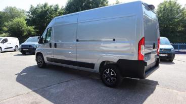 SPOTICAR Peugeot Boxer 2.2 Bluehdi 335 Professional Manual L3 H2 Euro 6 ( Used Car - Commercial Vehicle Diesel Grey - St. Austell - 1200606519_4