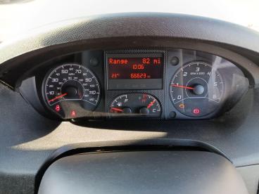 SPOTICAR Peugeot Boxer 2.2 Bluehdi 335 Built For Business Low Floor Luton Used Car - Commercial Vehicle Diesel White - Aylesbury - 1200612746_2