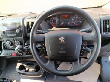 SPOTICAR Peugeot Boxer 2.2 Bluehdi 335 Built For Business Low Floor Luton Used Car - Commercial Vehicle Diesel White - Aylesbury - 1200612746_3