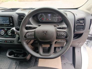 SPOTICAR Peugeot Boxer 2.2 Bluehdi 335 Professional Eat8 L3 H2 Euro 6 (s/ Used Car - Commercial Vehicle Diesel White - Aylesbury - 1200616599_3