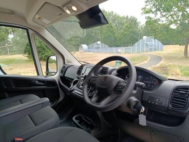SPOTICAR Peugeot Boxer 2.2 Bluehdi 335 Professional Eat8 L3 H2 Euro 6 (s/ Used Car - Commercial Vehicle Diesel White - Aylesbury - 1200616599_5