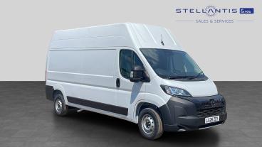 SPOTICAR Peugeot Boxer 2.2 Bluehdi 335 Professional L3 H3 Euro 6 (s/s) 5d Used Car - Commercial Vehicle Diesel White - Hatfield - 1200617836_1