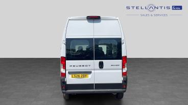 SPOTICAR Peugeot Boxer 2.2 Bluehdi 335 Professional L3 H3 Euro 6 (s/s) 5d Used Car - Commercial Vehicle Diesel White - Hatfield - 1200617836_4