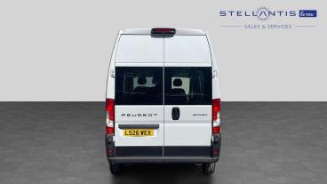 SPOTICAR Peugeot Boxer 2.2 Bluehdi 335 Professional L3 H3 Euro 6 (s/s) 5d Used Car - Commercial Vehicle Diesel White - Hatfield - 1200618628_4