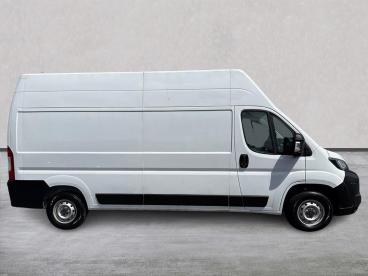 SPOTICAR Peugeot Boxer 2.2 Bluehdi 335 Professional L3 H3 Euro 6 (s/s) 5d Used Car - Commercial Vehicle Diesel White - Belfast - 1200619588_3