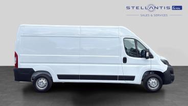 SPOTICAR Peugeot Boxer 2.2 Bluehdi 335 Professional Premium + L3 H2 Euro Used Car - Commercial Vehicle Diesel White - Sheffield - 1200621969_2