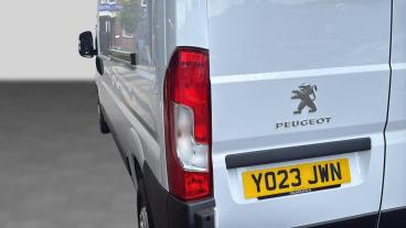 SPOTICAR Peugeot Boxer 2.2 Bluehdi 335 Professional Premium + L3 H2 Euro Used Car - Commercial Vehicle Diesel White - Sheffield - 1200621969_5