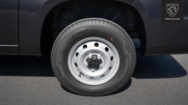 SPOTICAR Peugeot Boxer 2.2 Bluehdi 3.5t Professional L3 H2 Euro 6 (s/s) 5 Used Car - Commercial Vehicle Diesel Grey - Rochdale - 1200622263_5