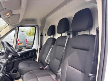 SPOTICAR Peugeot Boxer 2.2 Bluehdi 3.5t Heavy Professional L4 H2 Euro 6 ( Used Car - Commercial Vehicle Diesel White - Boston - 1200629934_3