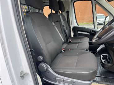 SPOTICAR Peugeot Boxer 2.2 Bluehdi 335 Built For Business L3 Euro 6 (s/s) Used Car - Commercial Vehicle Diesel White - Aylesbury - 1200635111_5