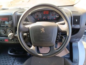 SPOTICAR Peugeot Boxer 2.2 Bluehdi 335 Built For Business L3 Euro 6 (s/s) Used Car - Commercial Vehicle Diesel White - Aylesbury - 1200639832_3