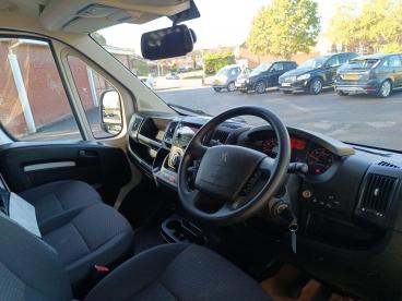SPOTICAR Peugeot Boxer 2.2 Bluehdi 335 Built For Business L3 Euro 6 (s/s) Used Car - Commercial Vehicle Diesel White - Aylesbury - 1200639832_5