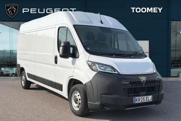 SPOTICAR Peugeot Boxer 2.2 Bluehdi 335 Professional L3 H2 Euro 6 (s/s) 5d Used Car - Commercial Vehicle Diesel White - Basildon - 1200640403_1