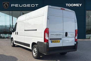 SPOTICAR Peugeot Boxer 2.2 Bluehdi 335 Professional L3 H2 Euro 6 (s/s) 5d Used Car - Commercial Vehicle Diesel White - Basildon - 1200640403_3