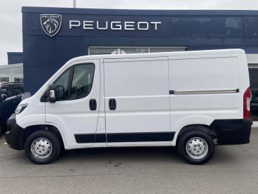 SPOTICAR Peugeot Boxer 2.2 Bluehdi 330 Professional L1 H1 Euro 6 (s/s) 5d Used Car - Commercial Vehicle Diesel White - Watford - 1200643086_4