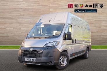 SPOTICAR Peugeot Boxer 2.2 Bluehdi 435 Professional L4 H3 Euro 6 (s/s) 5d Used Car - Commercial Vehicle Diesel Grey - Hinckley - 1200644183_3