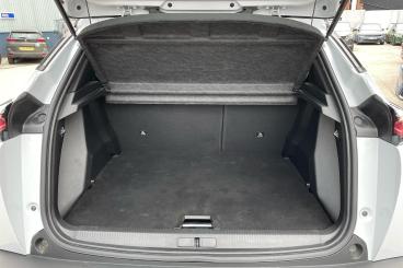 SPOTICAR Peugeot 2008 E-2008 54kwh Gt Auto 5dr (7kw Charger) Used Car - Suv Electric White - Newark On Trent - 1200579334_5