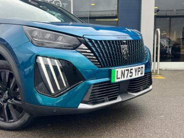 SPOTICAR Peugeot 2008 E-2008 54kwh Gt Premium Auto 5dr (7kw Charger) Used Car - Suv Electric Blue - Watford - 1200581175_2