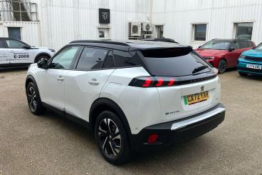 SPOTICAR Peugeot 2008 E-2008 50kwh Gt Auto 5dr (7kw Charger) Used Car - Suv Electric White - Dartford - 1200581643_2
