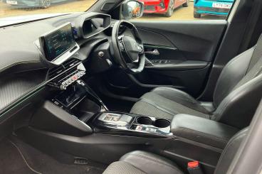 SPOTICAR Peugeot 2008 E-2008 50kwh Gt Auto 5dr (7kw Charger) Used Car - Suv Electric White - Dartford - 1200581643_3