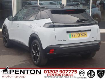 SPOTICAR Peugeot 2008 E-2008 54kwh First Edition Auto 5dr (11kw Charger) Used Car - Suv Electric White - Poole - 1200585703_5