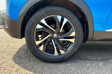 SPOTICAR Peugeot 2008 E-2008 50kwh Gt Auto 5dr Used Car - Suv Electric Blue - Southend-on-sea - 1200617273_5