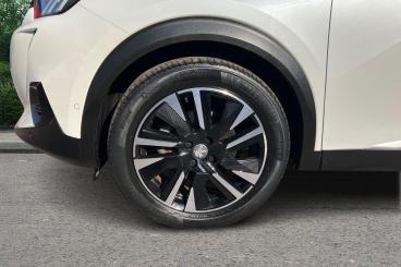 SPOTICAR Peugeot 2008 E-2008 50kwh Gt Line Auto 5dr Used Car - Suv Electric White - Newbury - 1200631337_5