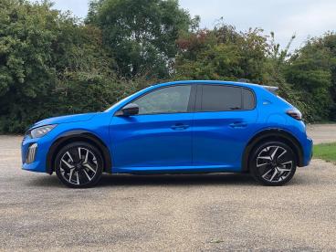SPOTICAR Peugeot 208 E-208 51kwh Gt Auto 5dr (7.4kw Charger) Used Car - Hatchback Electric Blue - Eastbourne - 1200530582_4