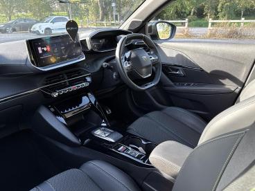 SPOTICAR Peugeot 208 E-208 51kwh Gt Auto 5dr (7.4kw Charger) Used Car - Hatchback Electric Yellow - Portsmouth - 1200547976_2