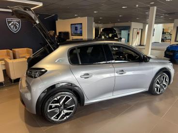 SPOTICAR Peugeot 208 E-208 50kwh Gt Auto 5dr (7.4kw Charger) Used Car - Hatchback Electric  - Colchester - 1200552087_3