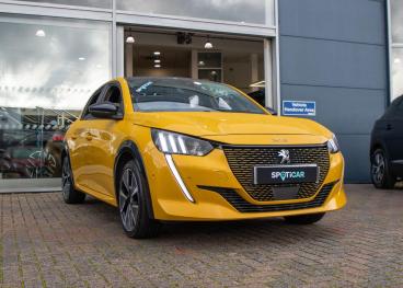 SPOTICAR Peugeot 208 E-208 50kwh Gt Auto 5dr Used Car - Hatchback Electric Yellow - Aldershot - 1200554377_1