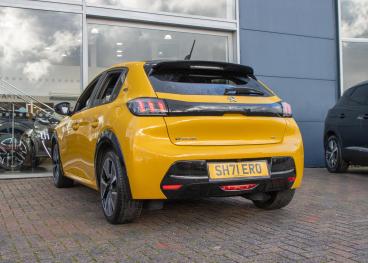 SPOTICAR Peugeot 208 E-208 50kwh Gt Auto 5dr Used Car - Hatchback Electric Yellow - Aldershot - 1200554377_3
