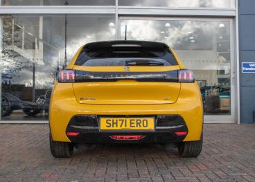 SPOTICAR Peugeot 208 E-208 50kwh Gt Auto 5dr Used Car - Hatchback Electric Yellow - Aldershot - 1200554377_4
