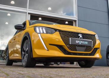 SPOTICAR Peugeot 208 E-208 50kwh Gt Auto 5dr Used Car - Hatchback Electric Yellow - Aldershot - 1200554377_5